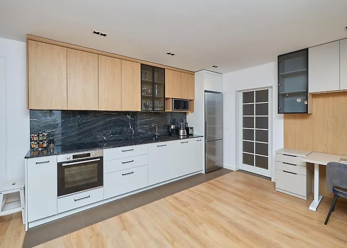 N17 Garden - Parking - Workdesk - Blackout Rolls- Netflix - Wash&dry * Burgaz