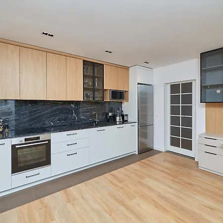 N17 Garden - Parking - Workdesk - Blackout Rolls- Netflix - Wash&dry * Burgas