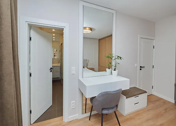 N17 Garden - Parking - Workdesk - Blackout Rolls- Netflix - Wash&dry Бургас